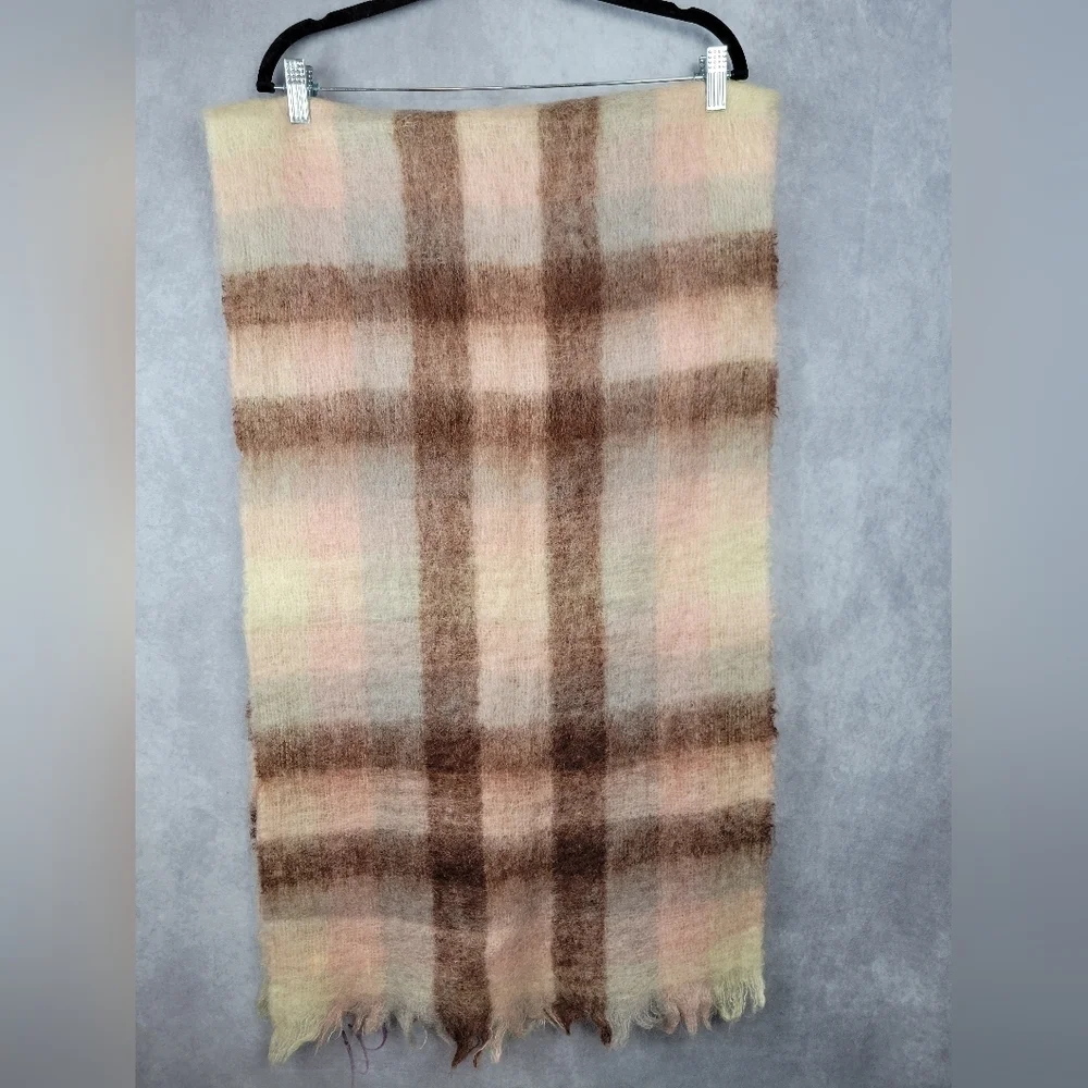 Filene's Boston Hair & Wool Plaid Fringe Scarf Unisex Made‎ Germany 19